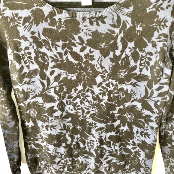 Pretty Blue Floral Sweater - Picture 4 of 4